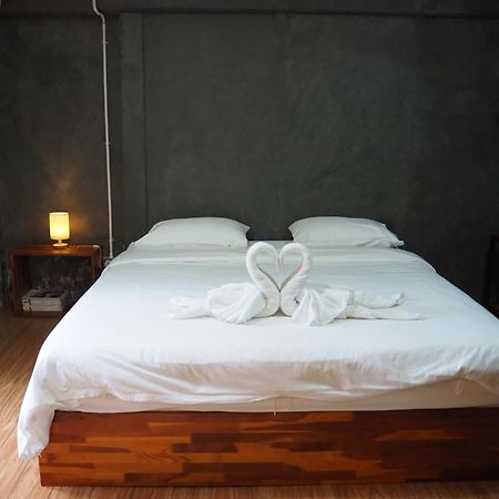 Banmai87 Guest House บ้านไม้87 เกสต์เฮ้าส์ Phra Nakhon Si Ayutthaya Esterno foto