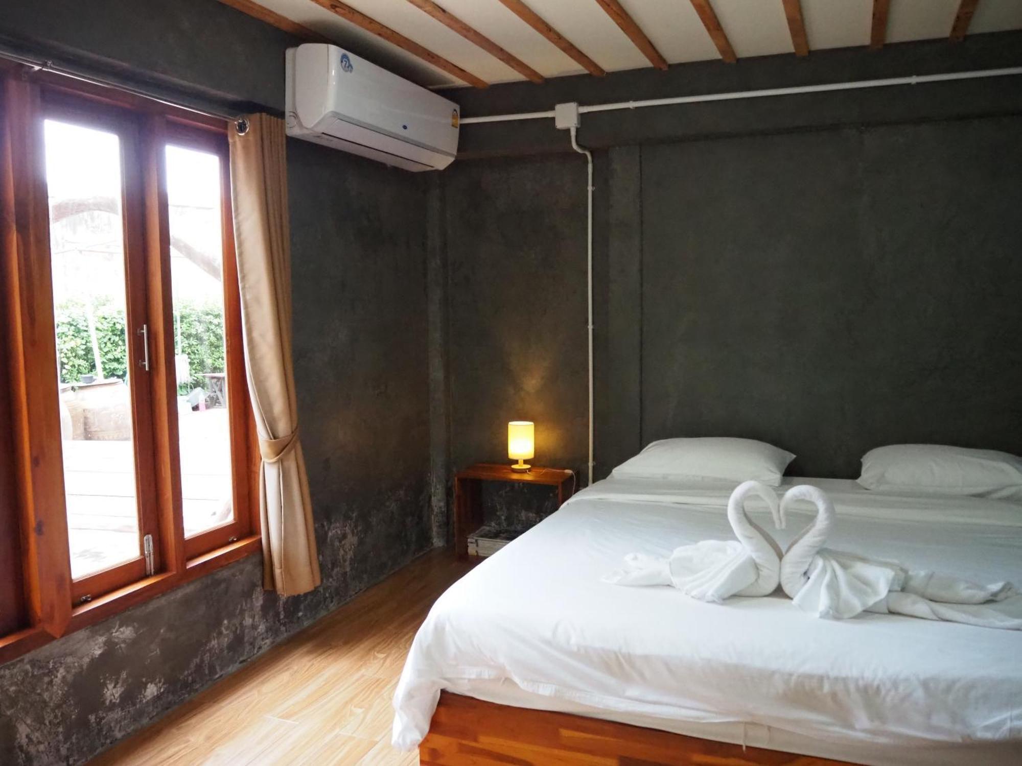 Banmai87 Guest House บ้านไม้87 เกสต์เฮ้าส์ Phra Nakhon Si Ayutthaya Esterno foto