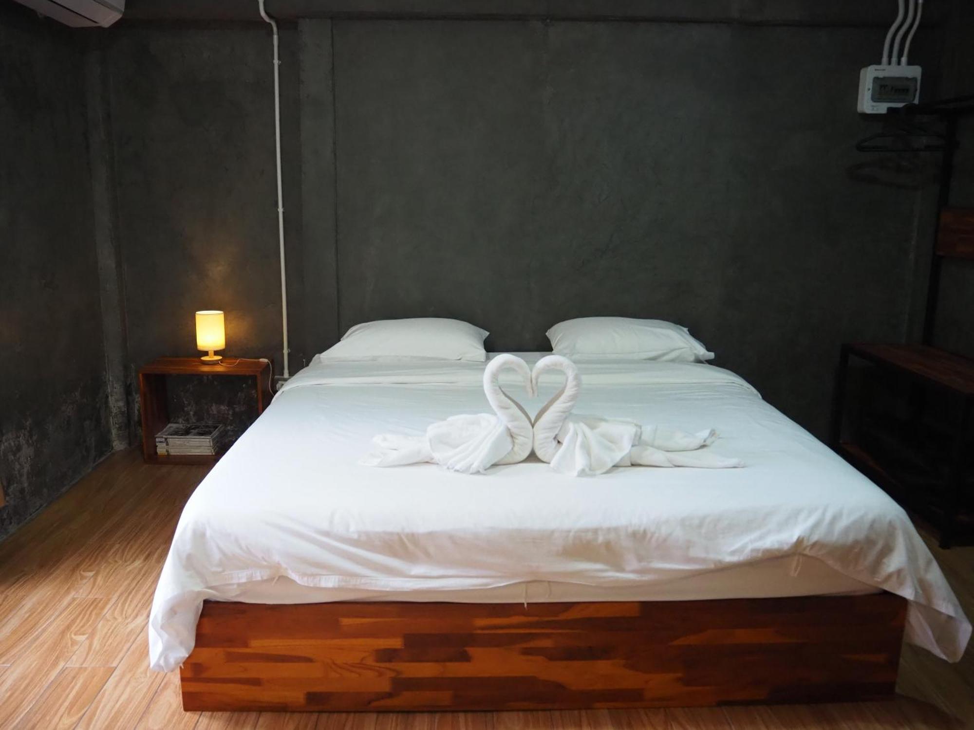 Banmai87 Guest House บ้านไม้87 เกสต์เฮ้าส์ Phra Nakhon Si Ayutthaya Esterno foto