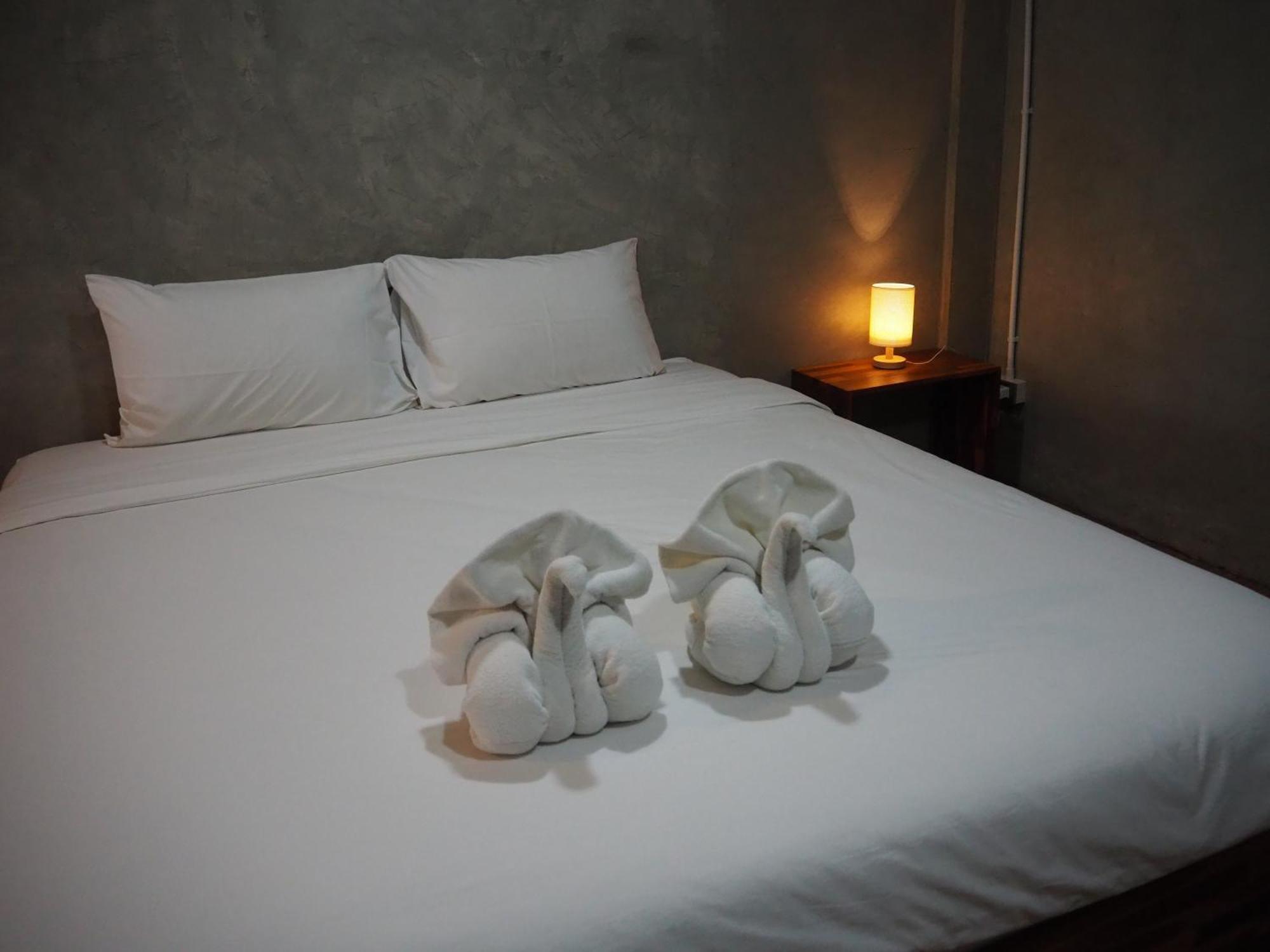 Banmai87 Guest House บ้านไม้87 เกสต์เฮ้าส์ Phra Nakhon Si Ayutthaya Esterno foto