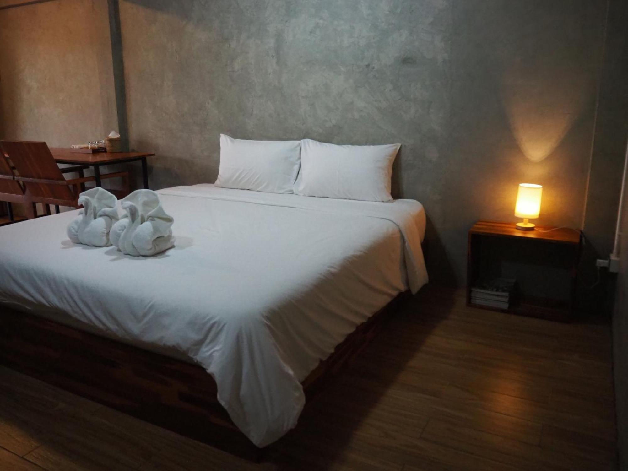 Banmai87 Guest House บ้านไม้87 เกสต์เฮ้าส์ Phra Nakhon Si Ayutthaya Esterno foto