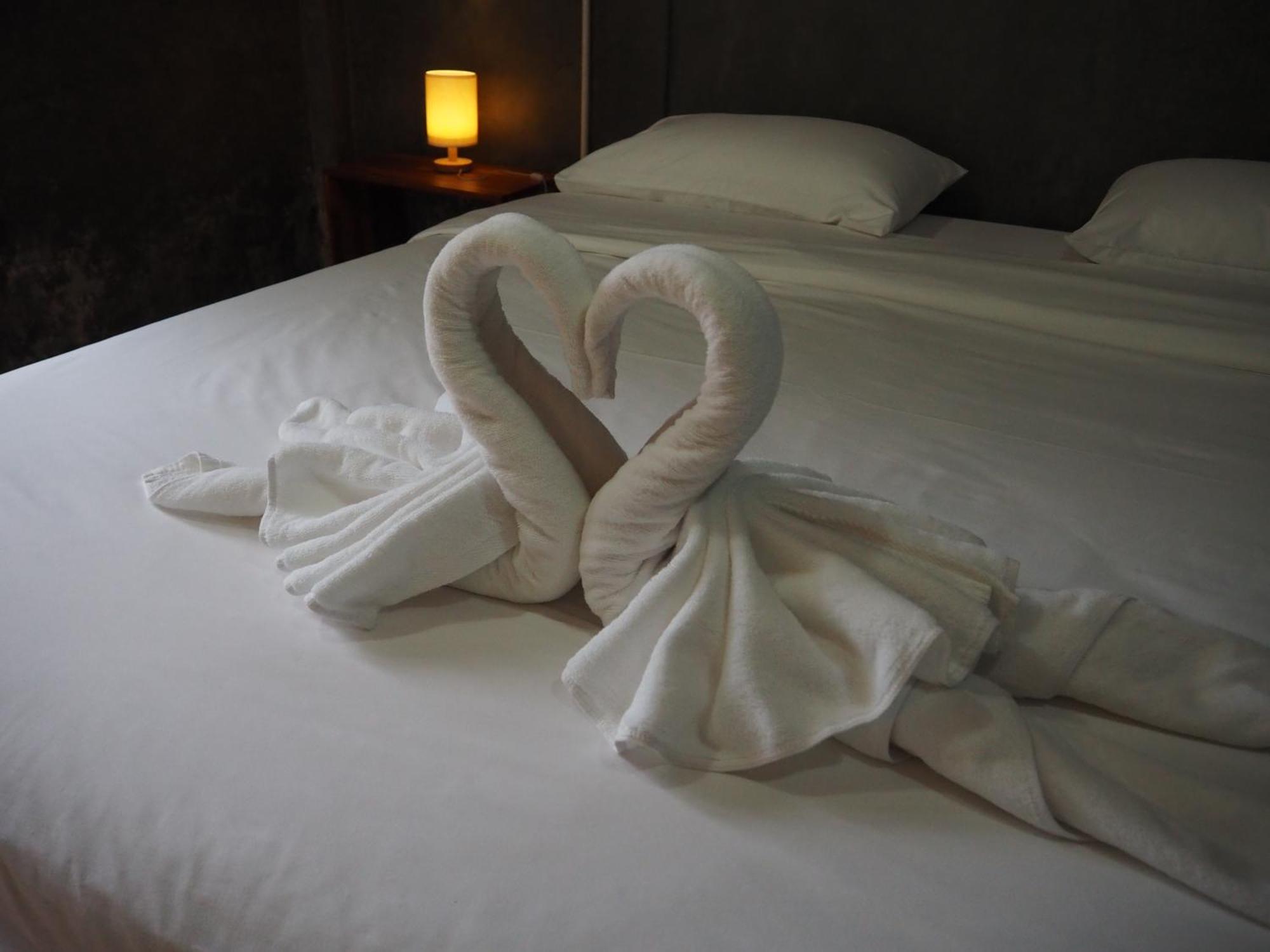 Banmai87 Guest House บ้านไม้87 เกสต์เฮ้าส์ Phra Nakhon Si Ayutthaya Esterno foto