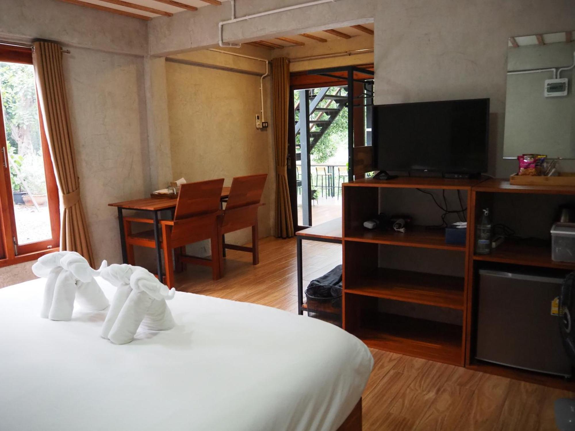 Banmai87 Guest House บ้านไม้87 เกสต์เฮ้าส์ Phra Nakhon Si Ayutthaya Esterno foto
